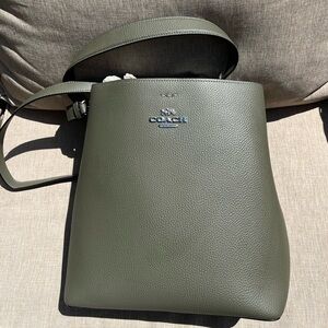 COACH OLIVE GREEN BUCKET BAG